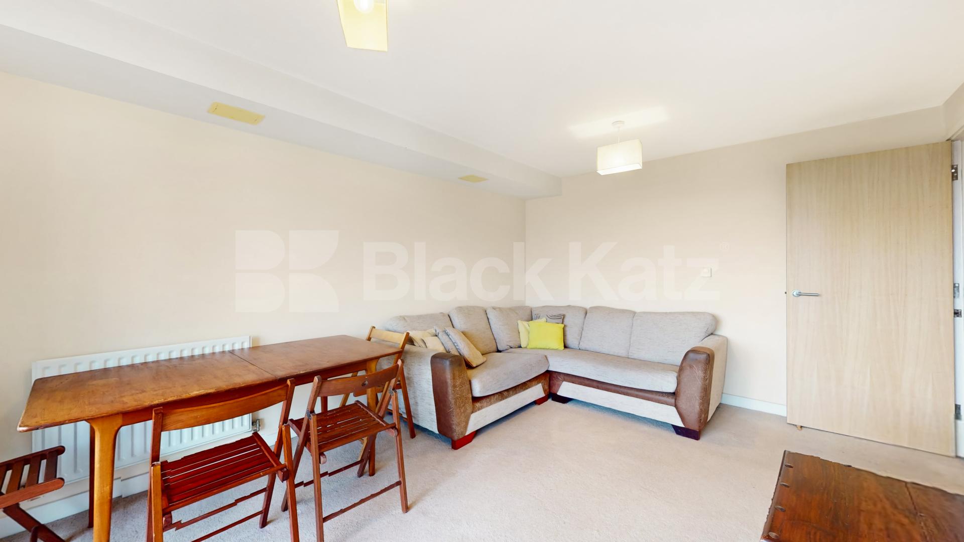 2 bedroom apartment seconds away from Caledonian road station inc all bills Cottage Road, Caledonian Road